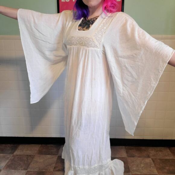 Vintage 60s 70s Ivory Bell Sleeve Mai Dress Gown Lace Angelic Bohemian Chic - Picture 11 of 13